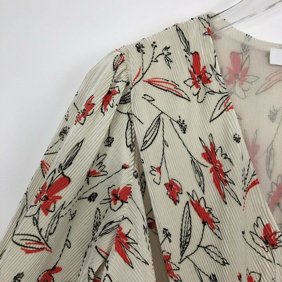 ASTR The Label Crop Top Pleated Surplice Small - Picture 5 of 9